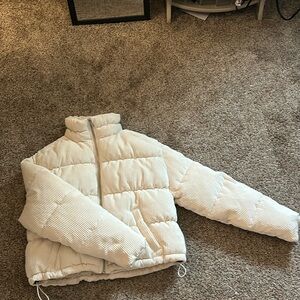 XS Hollister White/Cream Puffer